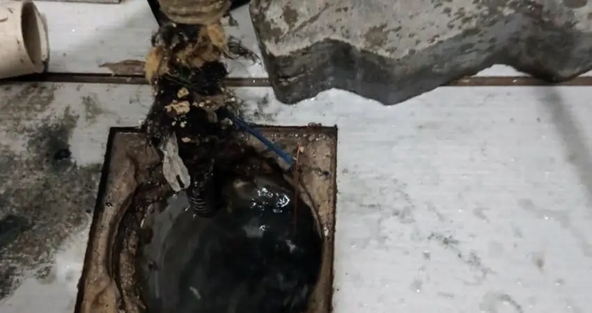 Desentupidor de tubulação - Desentupidora Hélio Vital: tubulação entupiu e agora? Chame 24 horas por dia a nossa equipe de emergência!