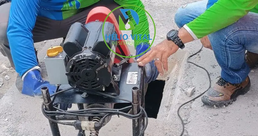 A melhor desentupidora de Fortaleza - Desentupidora Hélio Vital: buscando em Fortaleza uma empresa séria? Achou! Ligue 24 hs (85) 99671-6232